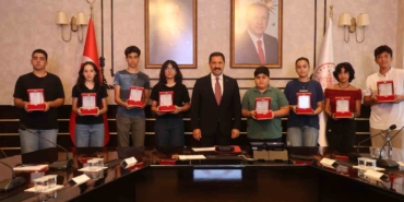 Hatay'da YKS'de 25 öğrenci ilk binde, LGS'de 8 öğrenci tam puan aldı