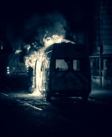Hatay'da minibüs yangını patlamalarla sonuçlandı