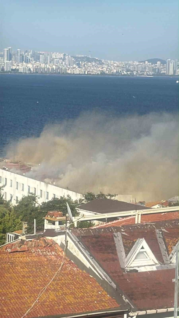 Heybeliada Deniz Harp Okulu'nda yangın paniği