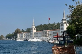 Heybeliada Deniz Harp Okulu'ndaki yangın kontrol altına alındı