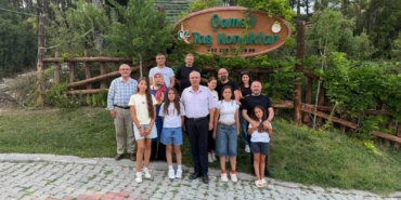 DERECEYE GİREN ÇOCUKLAR ÇAMELİ'DE ÖDÜLLENDİRİLDİ