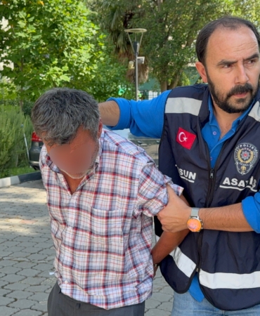 İLLERİ DOLAŞARAK KUYUMCULARDAN HIRSIZLIK YAPIYOR: 100 BİN LİRALIK ZİYNET EŞYASI ÇALINCA YAKALANDI