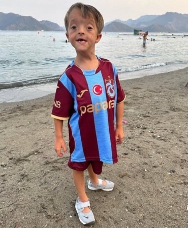 Isaac Kearney, Mohamed Salah ile Trabzon'da buluştu