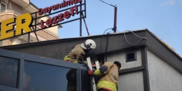 İskenderun'da dönerci yangını itfaiye tarafından söndürüldü