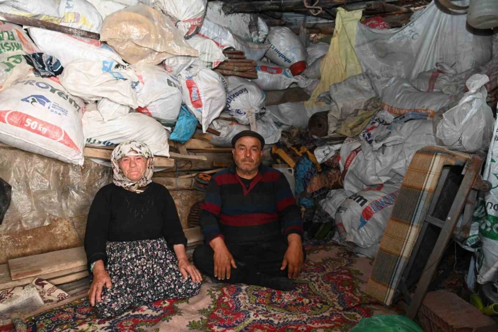 Isparta'da Yangında Evi Yanan Çifte Yardım Eli Uzandı