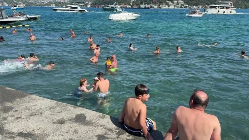 İstanbul'da sıcak hava nedeniyle parklar ve sahiller doldu