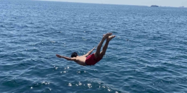 İstanbul'da sıcak havalarda Sarayburnu Sahili'nde serinleme fırsatı
