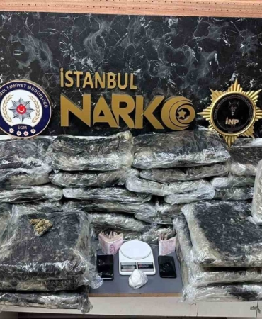 İstanbul'da ticari taksiyle uyuşturucu sevkiyatı engellendi