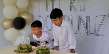 İzmir Doğal Yaşam Parkı'nda Winner'a Doğum Günü Kutlaması