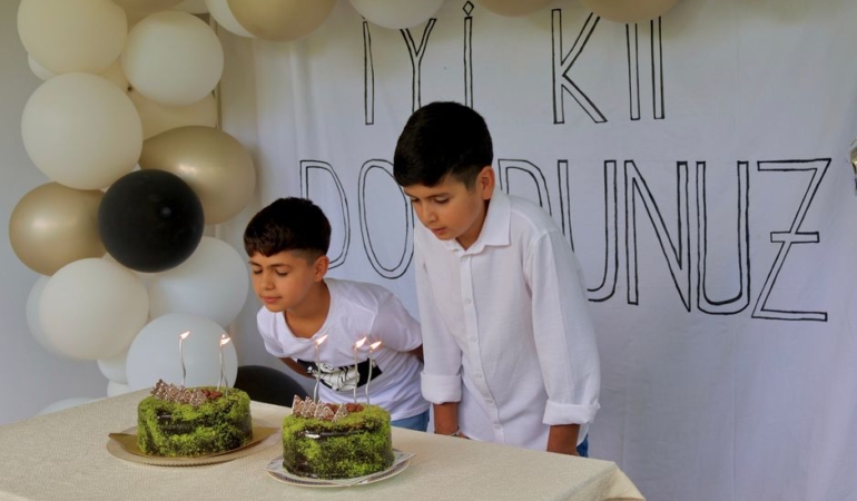 İzmir Doğal Yaşam Parkı'nda Winner'a Doğum Günü Kutlaması
