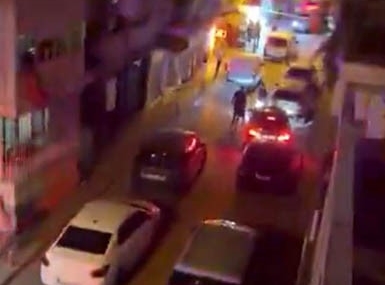 İzmir Karşıyaka'da silahlı çatışma: 5 yaralı, 3 gözaltı