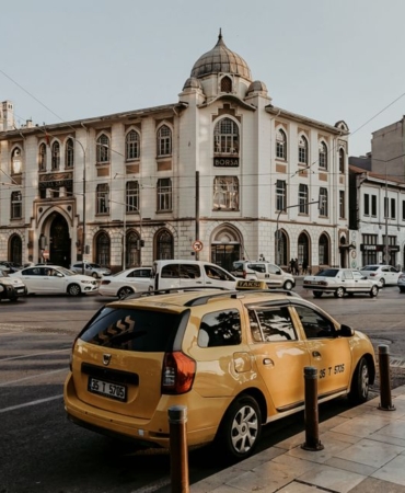 İzmir'de Taksi Ücretleri Üzerine Tartışmalar Devam Ediyor