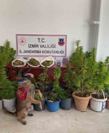 İzmir'de uyuşturucu operasyonu: 3 kişi tutuklandı