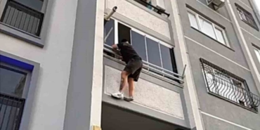 İzmir'de uyuşturucu taciri balkondan kaçmaya çalışırken yakalandı