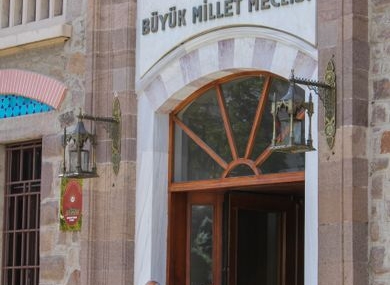 İzmit CHP İlçe Başkanı ve Meclis Üyesinin Uyuşturucu Testi Pozitif Çıktı