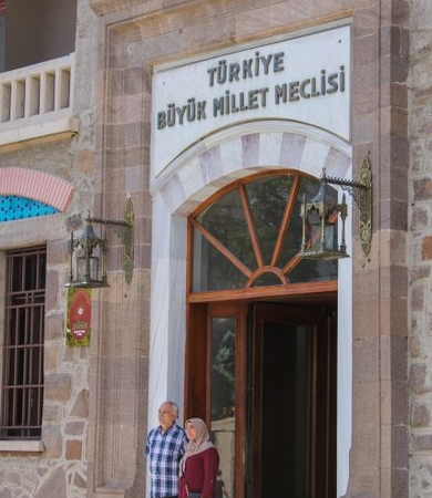 İzmit CHP İlçe Başkanı ve Meclis Üyesinin Uyuşturucu Testi Pozitif Çıktı