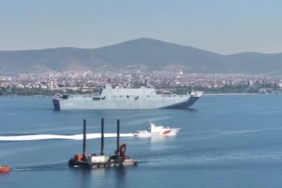 İzmit Körfezi'nde Türk Donanması'nın Selamlama Geçişi