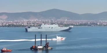İzmit Körfezi'nde Türk Donanması'nın Selamlama Geçişi