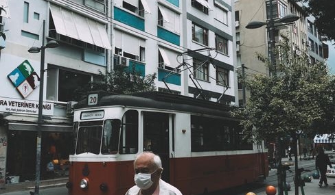 Kadıköy'de otobüs peronlarının kaldırılması vatandaşları mağdur etti