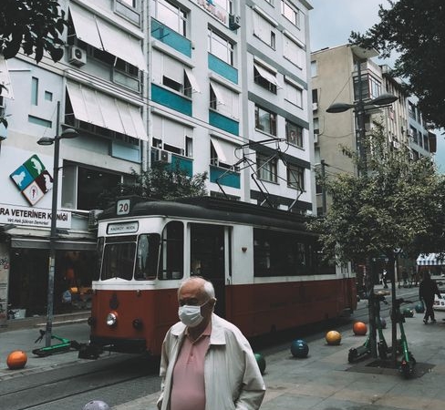 Kadıköy'de otobüs peronlarının kaldırılması vatandaşları mağdur etti