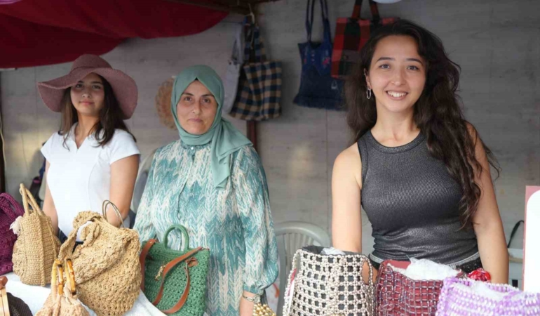 Kadın Emeği Festivali'nde El Emeği Ürünlere İlgi Yoğun