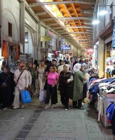Kahramanmaraş'ta esnaf yaz sezonunda yüzleri güldürüyor