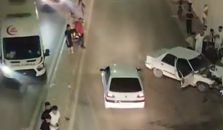 Kahramanmaraş'ta iki otomobil çarpıştı, 4 kişi yaralandı