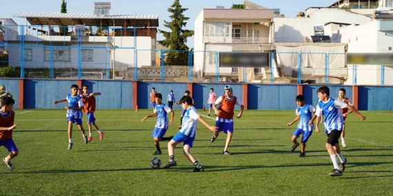Kahta Belediyesi yaz spor okulları ile çocuklara spor fırsatı sunuyor