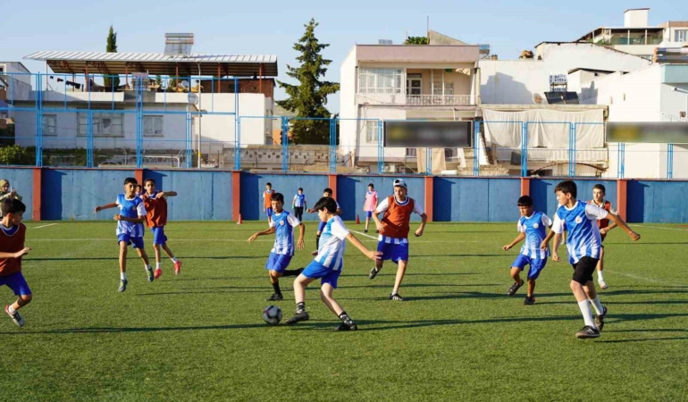 Kahta Belediyesi yaz spor okulları ile çocuklara spor fırsatı sunuyor