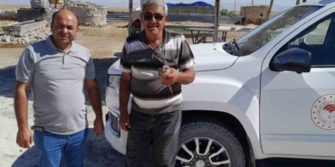 Kanadından yaralanan kızıl şahin, çiftçinin dikkatiyle kurtarıldı