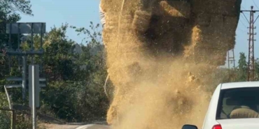 Karabük'te Yükleme Hatası Trafiği Tehlikeye Attı