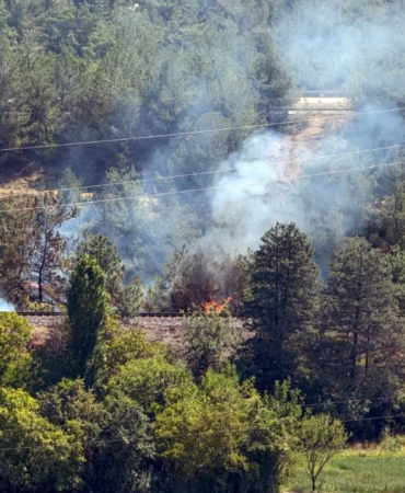 Karabük'te tren raylarında yangın kontrol altına alındı