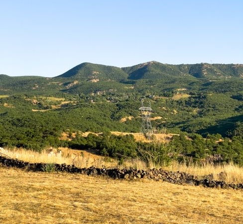 Karakoçan'da yol ve altyapı çalışmaları devam ediyor
