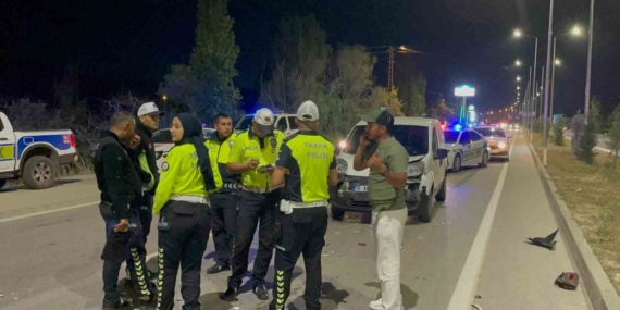 Karaman'da zincirleme trafik kazasında 2 kişi yaralandı