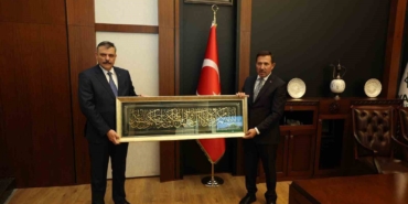 Karatay Belediyesi'nde İçişleri Bakanı Çiftçi'ye Sunum Yapıldı