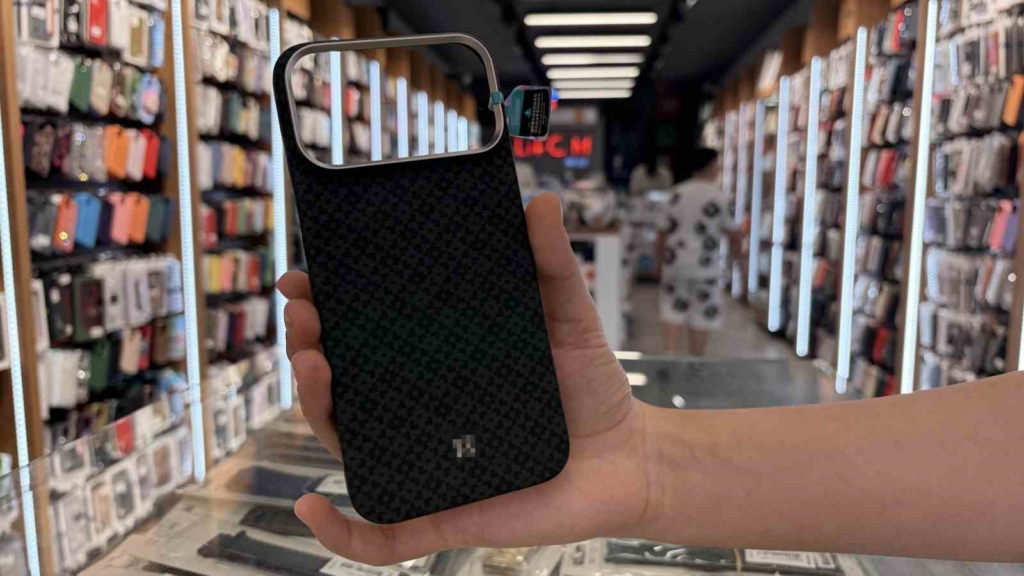 Karbon kevlar kılıf ile cep telefonlarına sıcak hava koruması