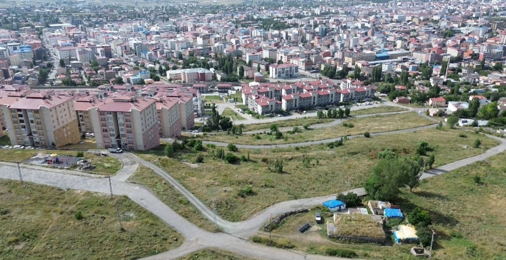 Kars'ta yapı ruhsatı verilen daire sayısı bölgeyi geçti