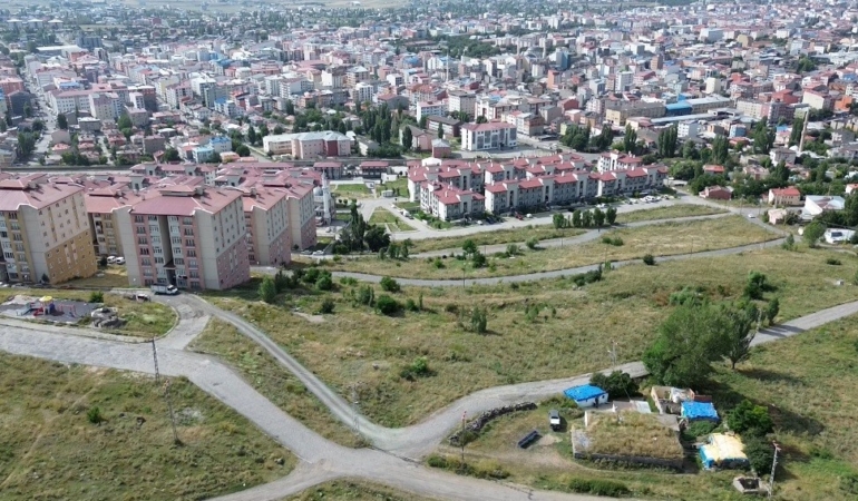 Kars'ta yapı ruhsatı verilen daire sayısı bölgeyi geçti
