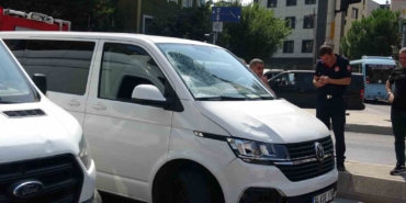 Kartal'da minibüsün çarptığı scooter sürücüsü ağır yaralandı