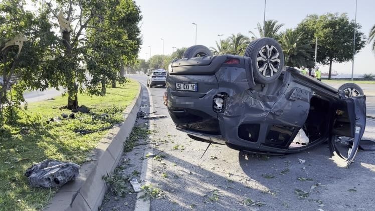 Kartal'da otomobil takla attı, bir kişi yaralandı