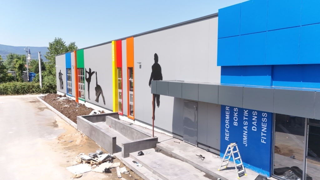 Kartepe'deki Acısu Spor Kompleksi inşaatı hızla devam ediyor