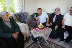 Kastamonu'da 100 yaşına giren Atiye Kurtoğlu'nun doğum günü kutlandı