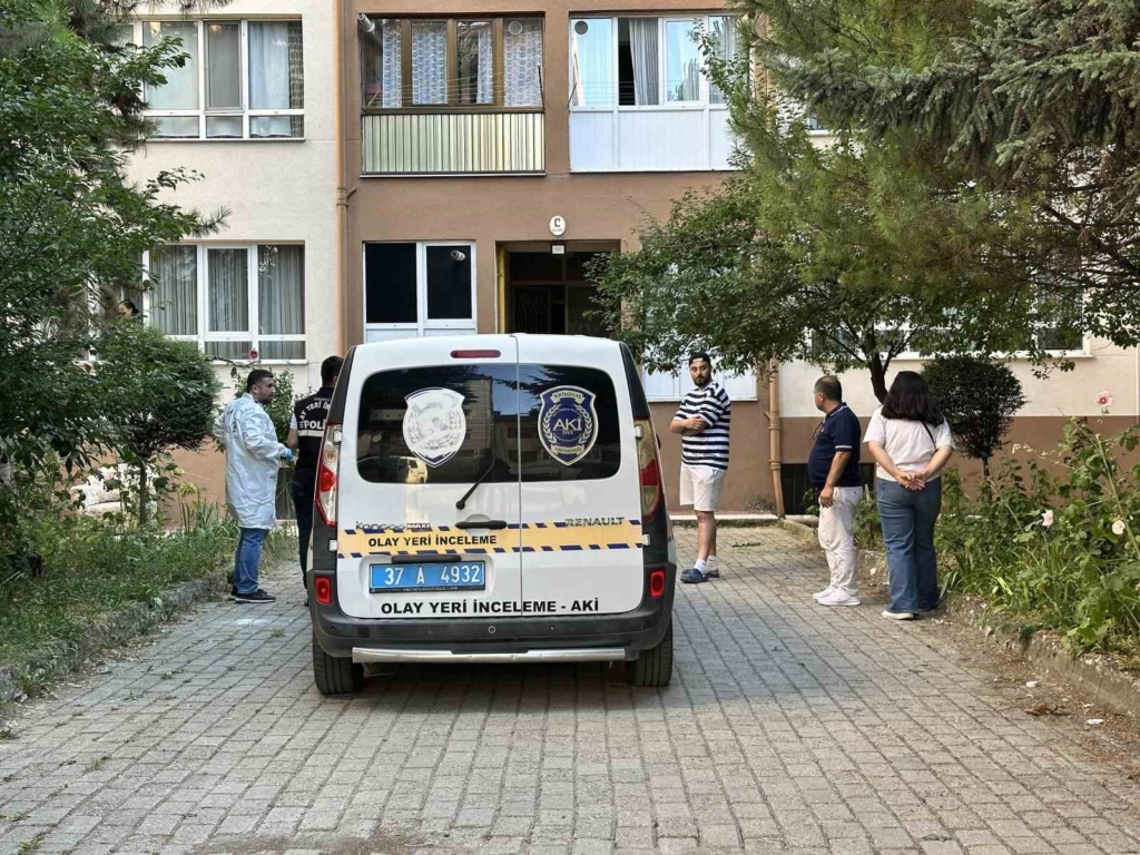 Kastamonu'da 5. kattan düşen 4 yaşındaki çocuk ağır yaralandı