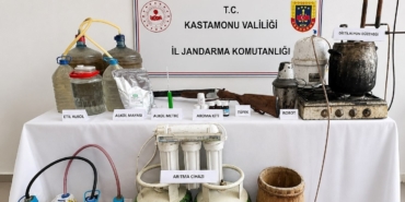 Kastamonu'da kaçak içki operasyonunda malzeme ele geçirildi