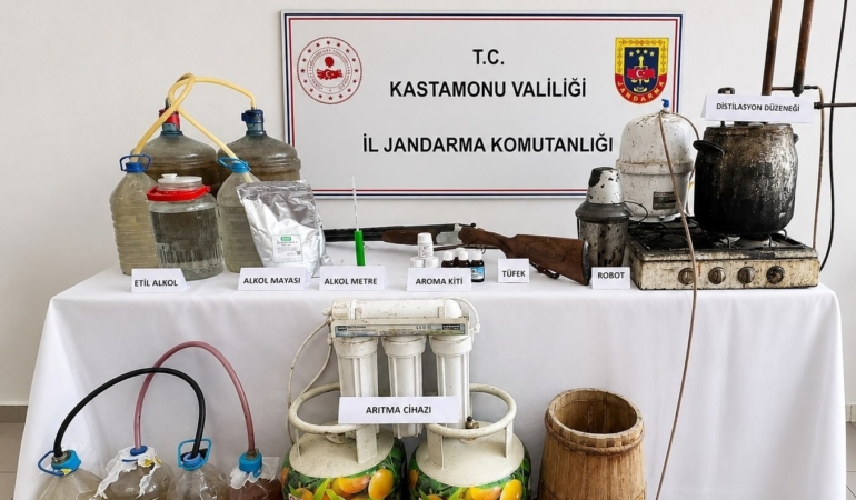 Kastamonu'da kaçak içki operasyonunda malzeme ele geçirildi