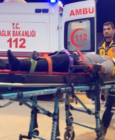 KAVGADA ŞİŞEYLE YARALANDI, TÜFEĞİYLE GERİ DÖNÜP ATEŞ AÇTI: 2 YARALI