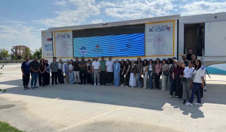 Kayseri'de 500'den fazla öğretmen adayı teknoloji eğitimi alıyor