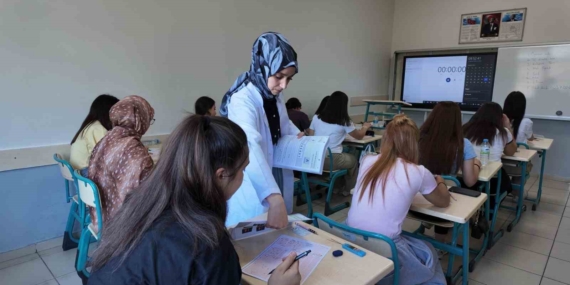 Kayseri'de KAYMEK'ten Ücretsiz YKS Hazırlık Kursu için Deneme Sınavı