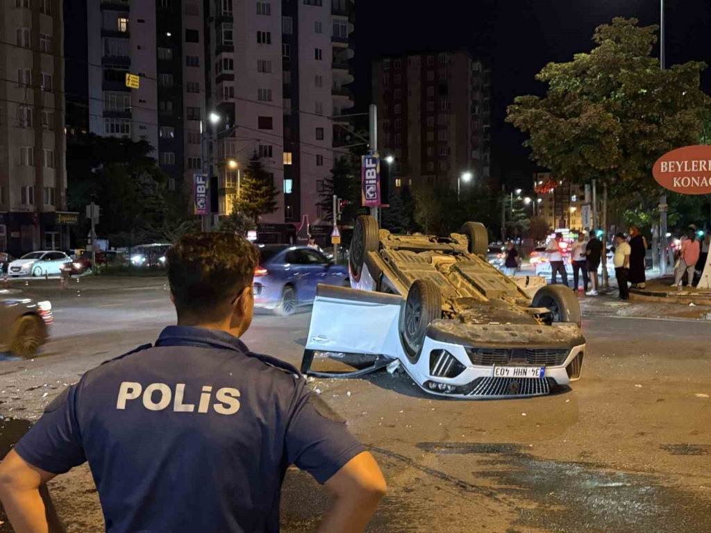 Kayseri'de SUV araç takla attı, 2 kişi yaralandı