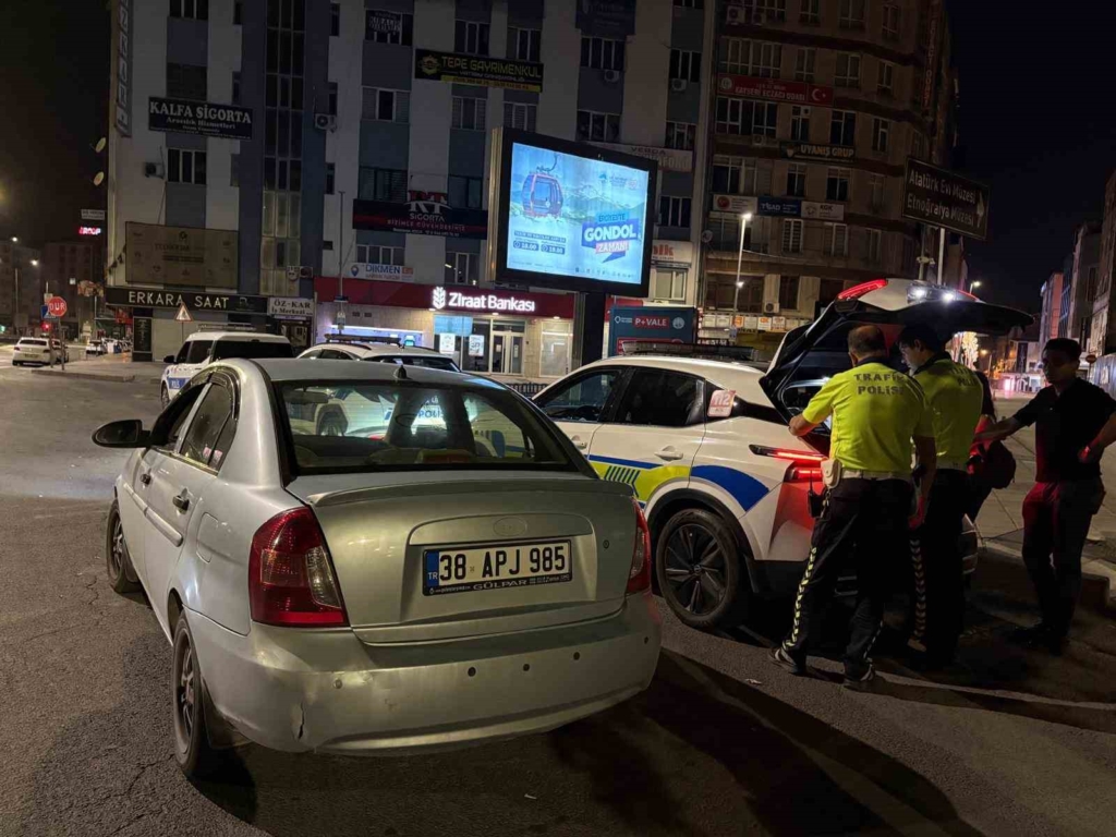Kayseri'de korsan taksiye 100 bin TL ceza kesildi